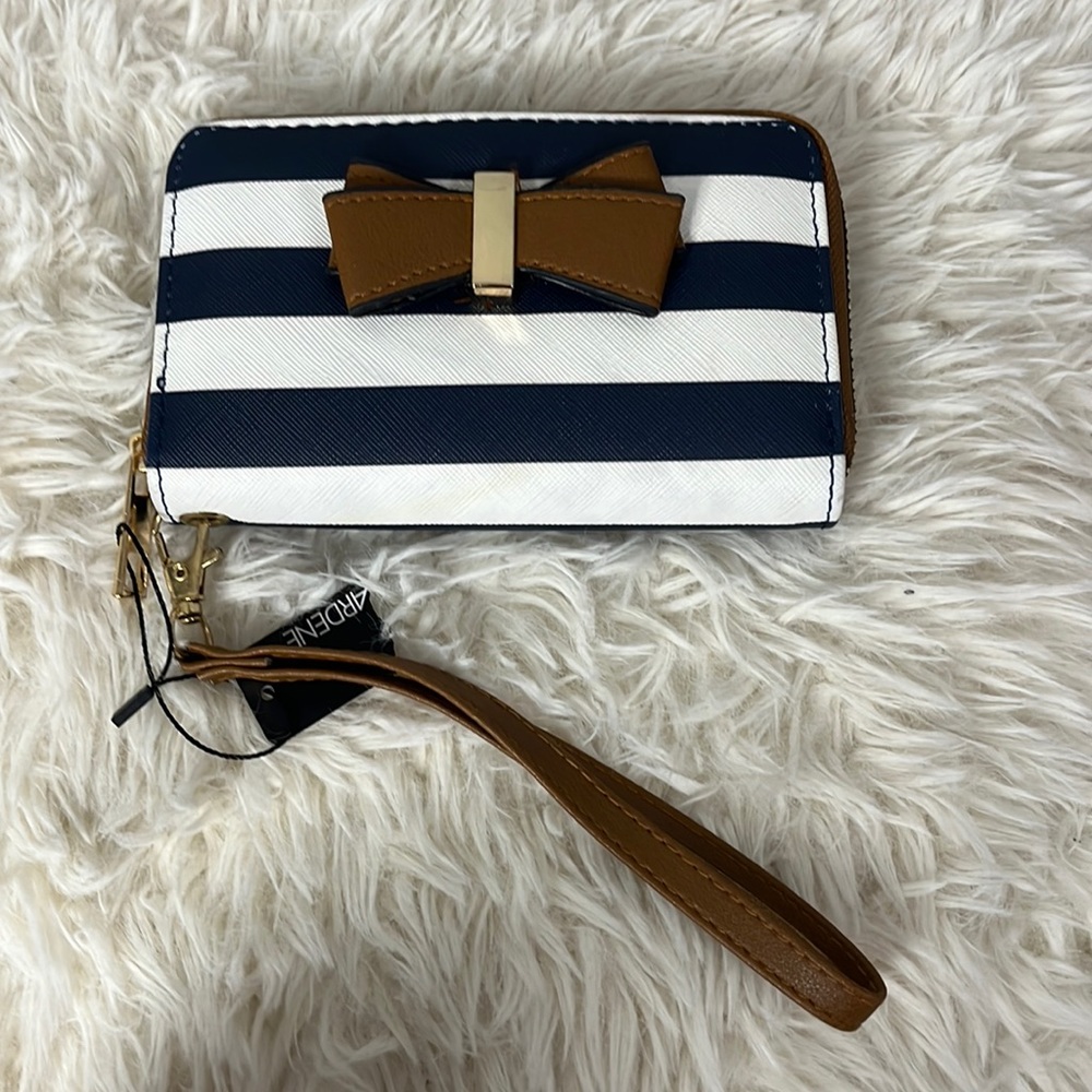 wristlet